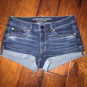American Eagle Outfitters Super Stretch Dark Jean Cuff Shorts. Size 6.